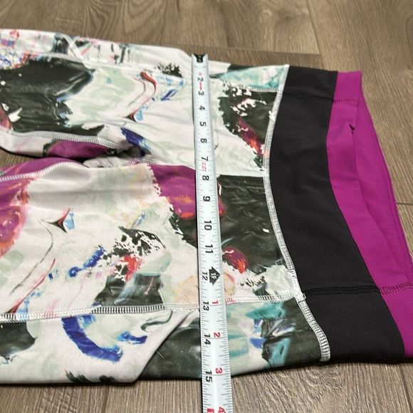 Lululemon Athletica Pink and White Leggings with Artistic Design - Picture 10 of 13